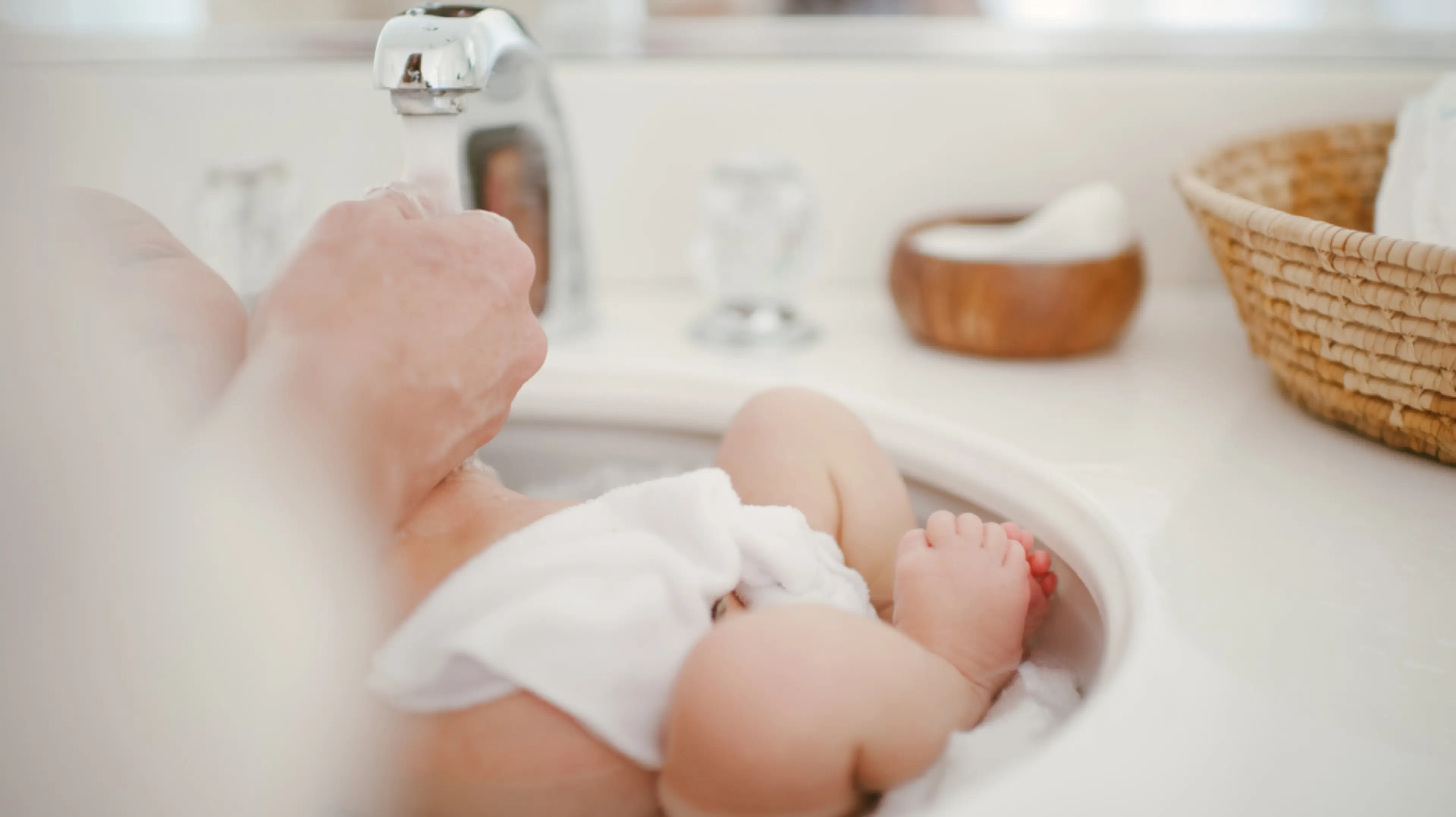 How often do you give a newborn a bath outlet